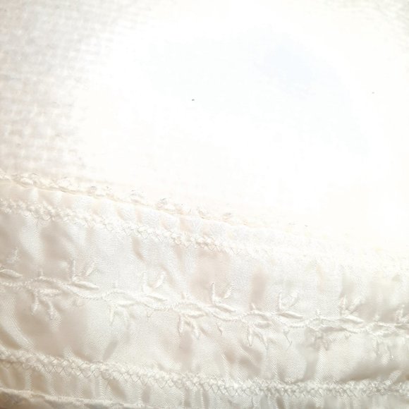 Bedding Vintage Acrylic Waffle Weave Blanket Satin Trim White Embroidery Fullqueen Usa Poshmark